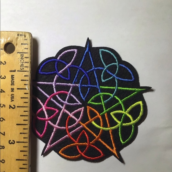3.75” Pentagram Iron on patch multicolor Celtic - Picture 3 of 3